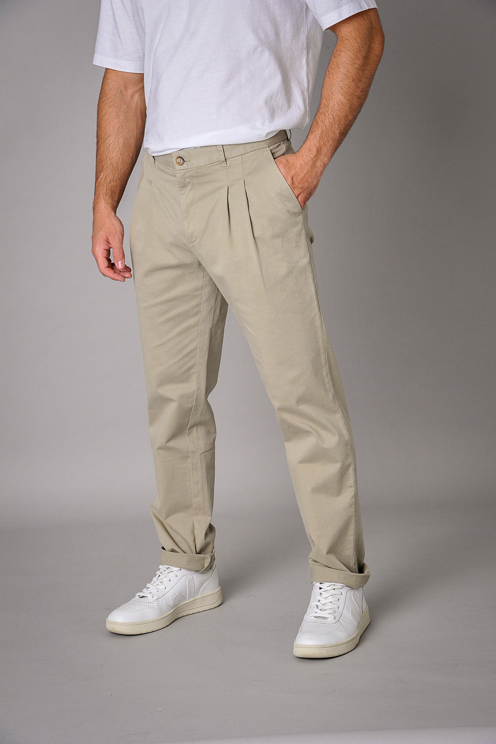 Men's trousers with front on sale pleats